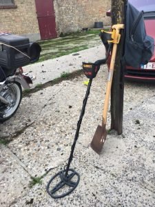 Het gereedschap van een moderne strandjutter